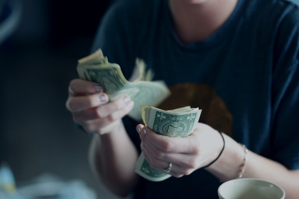 Het financiële succes van Harmen Bisschop van Tuinen en zijn plek tussen de beroemdheden